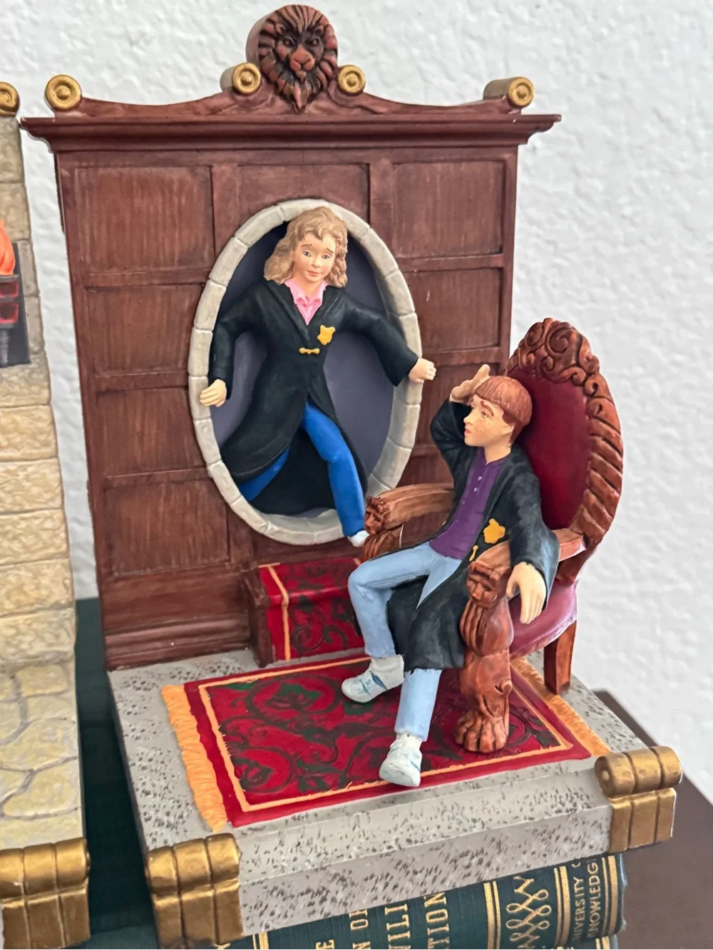 Harry Potter Gryffindor Common Room Chamber Of Secrets Hallmark Bookend Set 2000